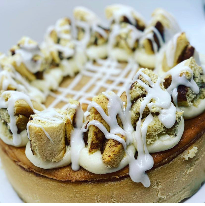 Cinnamon Roll Cheesecake